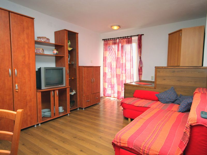 23928486-Ferienwohnung-3-Krk-800x600-2