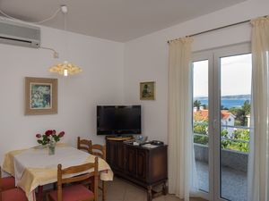 23932186-Ferienwohnung-5-Krk-300x225-2