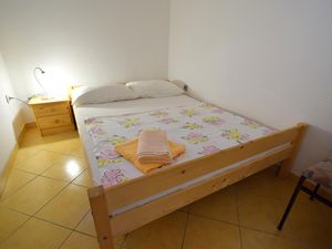 23934281-Ferienwohnung-3-Krk-300x225-5