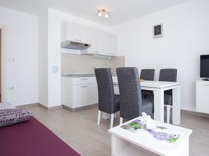 24027054-Ferienwohnung-3-Krk-300x225-3