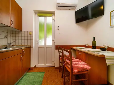 Ferienwohnung für 2 Personen (20 m²) in Krk 8/10