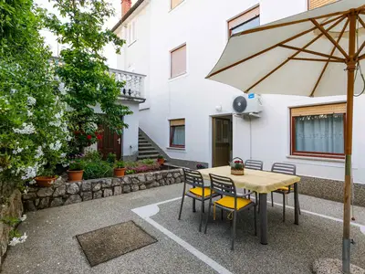 Ferienwohnung für 4 Personen (55 m²) in Krk 3/10
