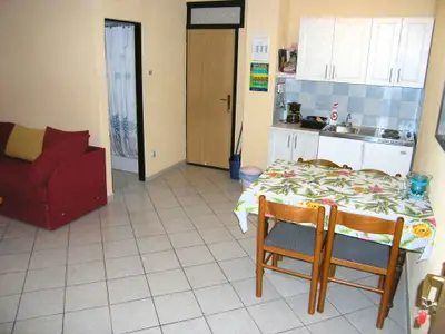 Ferienwohnung für 3 Personen (35 m²) in Krk 9/10