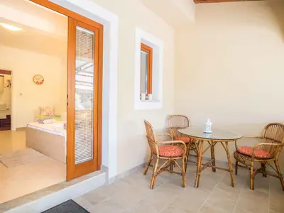 Ferienwohnung für 2 Personen (32 m²) in Krk 1/10