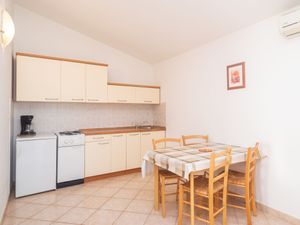 23854863-Ferienwohnung-4-Krnica-300x225-5