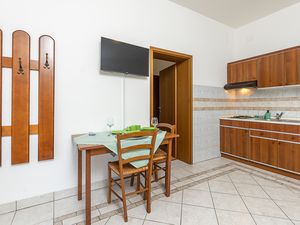 23764195-Ferienwohnung-2-Krnica-300x225-3