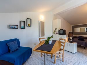 18555680-Ferienwohnung-2-Krnica-300x225-1