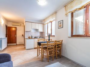 23929778-Ferienwohnung-4-Krnica-300x225-2