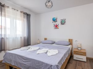 23867802-Ferienwohnung-6-Krnica-300x225-3