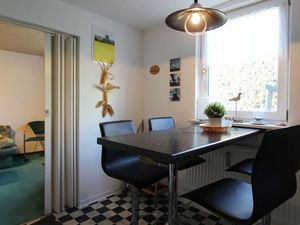 23355030-Ferienwohnung-3-Kröpelin-300x225-4