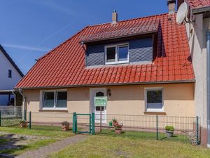 23704448-Ferienwohnung-4-Kröslin-300x225-1