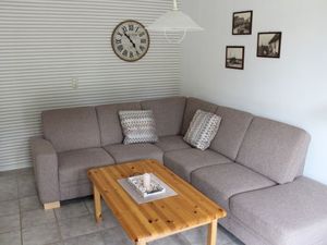 18298029-Ferienwohnung-4-Kronprinzenkoog-300x225-3