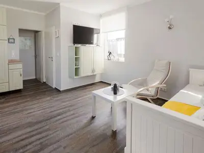 Ferienwohnung für 3 Personen (36 m²) in Kröslin 9/10
