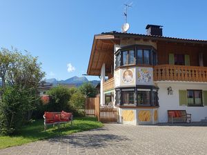 23578070-Ferienwohnung-6-Krün-300x225-2