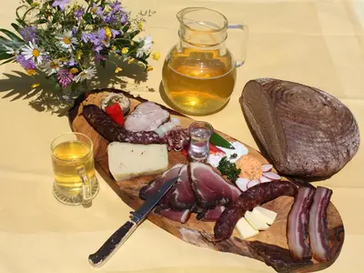 Unsere Brettl´jausn