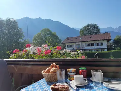 Frühstück am Balkon