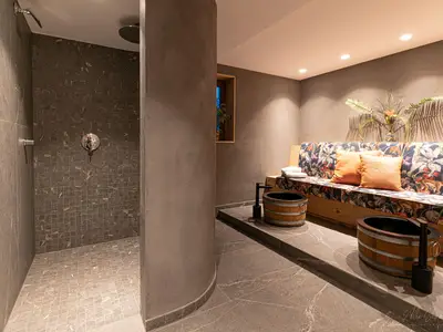 Wellnessbereich mit Sauna