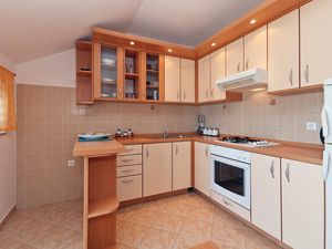 23724071-Ferienwohnung-6-Kruševo-300x225-3