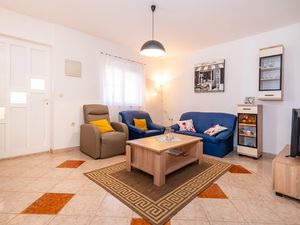 23750496-Ferienwohnung-4-Kruševo-300x225-4