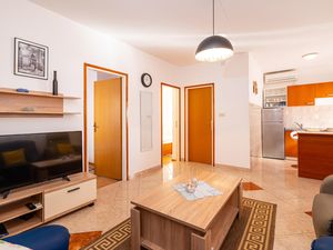 23750496-Ferienwohnung-4-Kruševo-300x225-5