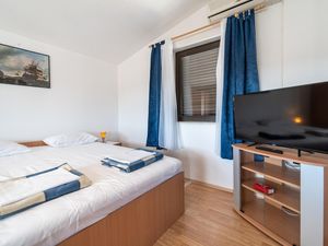 24018347-Ferienwohnung-2-Kruševo-300x225-5