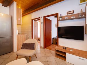 24016371-Ferienwohnung-4-Kruševo-300x225-3