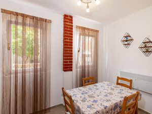 24016371-Ferienwohnung-4-Kruševo-300x225-4