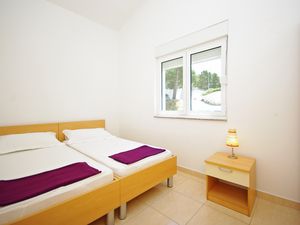 Ferienwohnung für 5 Personen (60 m&sup2;) in Krvavica