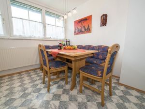 19337568-Ferienwohnung-5-Kühweg-300x225-5