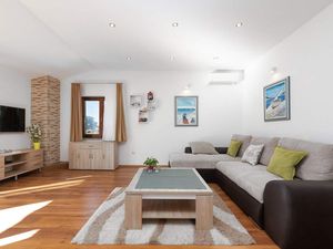 23950996-Ferienwohnung-6-Kukci-300x225-1