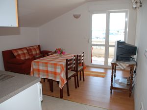 18692898-Ferienwohnung-4-Kukljica-300x225-1