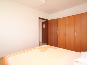 18692898-Ferienwohnung-4-Kukljica-300x225-5