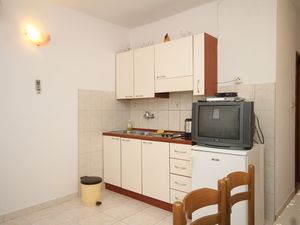 18693402-Ferienwohnung-4-Kukljica-300x225-4