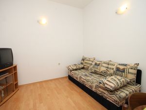 18688681-Ferienwohnung-4-Kukljica-300x225-2