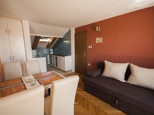 23930192-Ferienwohnung-4-Kukljica-300x225-2