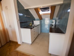 23930192-Ferienwohnung-4-Kukljica-300x225-5