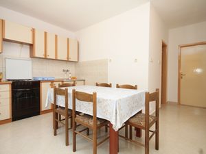 23930233-Ferienwohnung-7-Kukljica-300x225-2