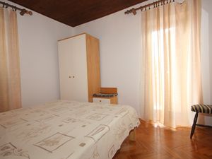 23930149-Ferienwohnung-3-Kukljica-300x225-5