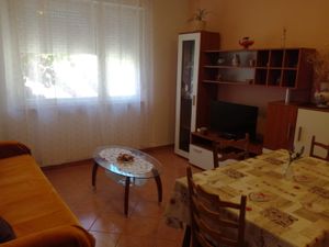 23930182-Ferienwohnung-5-Kukljica-300x225-1