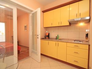 23930194-Ferienwohnung-4-Kukljica-300x225-3