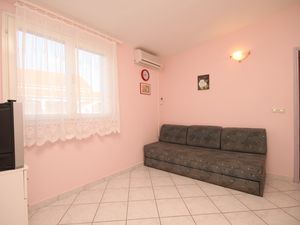 23930279-Ferienwohnung-4-Kukljica-300x225-1