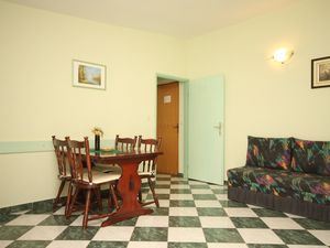 23930280-Ferienwohnung-4-Kukljica-300x225-3