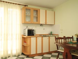 23930280-Ferienwohnung-4-Kukljica-300x225-5