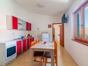 23931272-Ferienwohnung-4-Kukljica-300x225-5