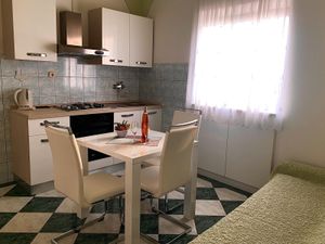 23930220-Ferienwohnung-3-Kukljica-300x225-3