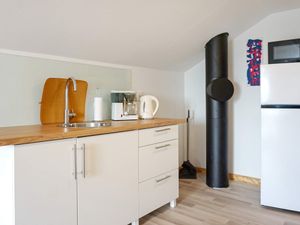 23700613-Ferienwohnung-4-Kungshamn-300x225-3