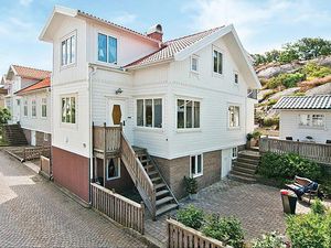 23728714-Ferienwohnung-7-Kungshamn-300x225-2