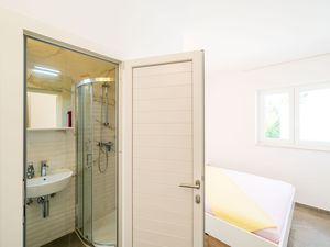 24057965-Ferienwohnung-2-Kupari-300x225-1