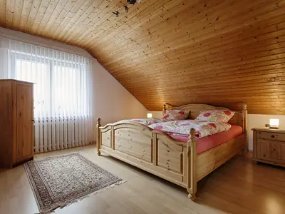 Schlafzimmer 1