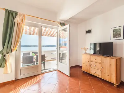Ferienwohnung für 4 Personen (45 m²) in Kustići 1/10